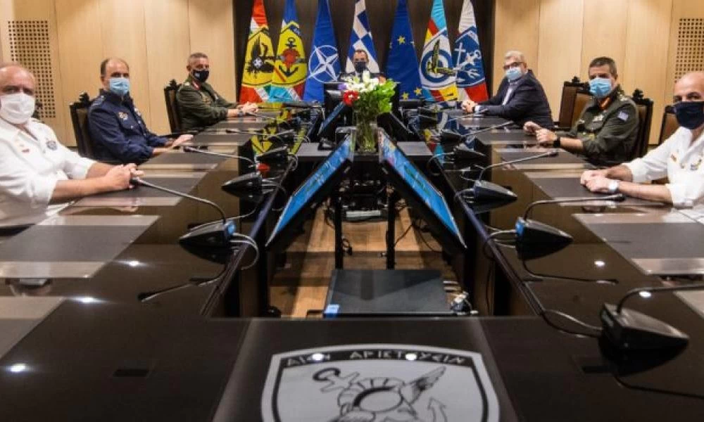 Διακομματική συναίνεση για τη νέα δομή των Ενόπλων Δυνάμεων